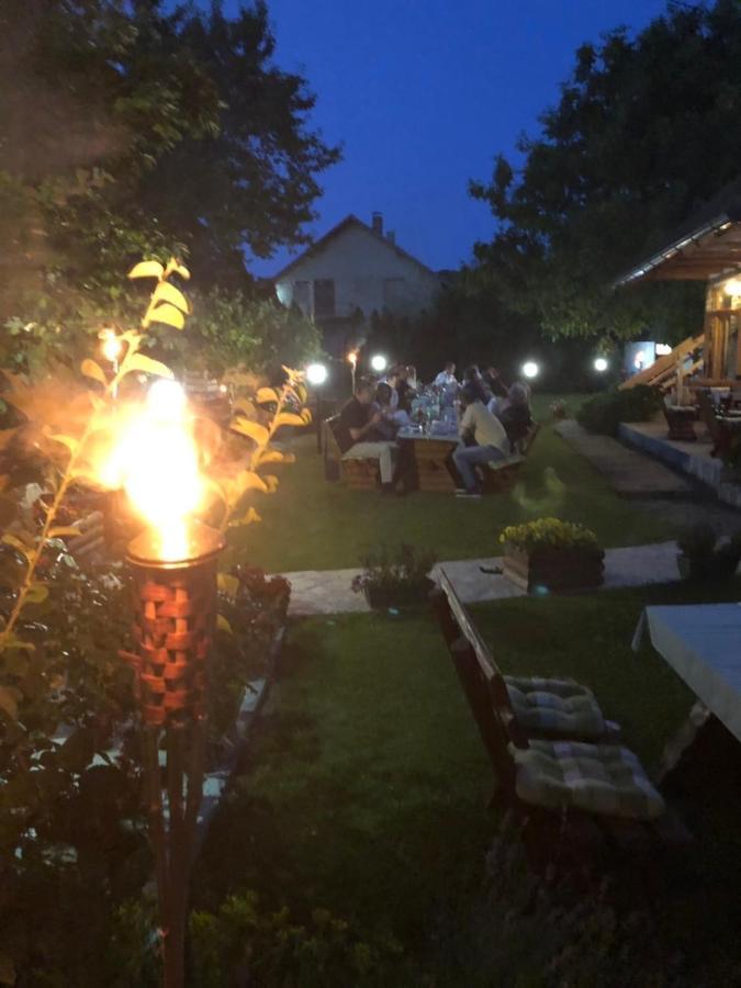 Ilkicev Kucerak Apartman Vrdnik Exterior foto